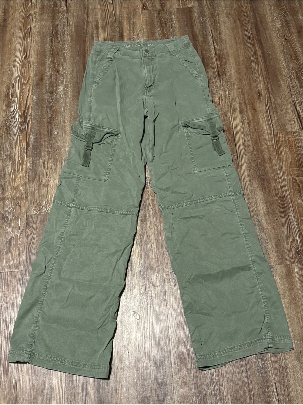 American Eagle Super High Baggy Wide Leg Pants Women's 00 Cargo in Army Green Wa